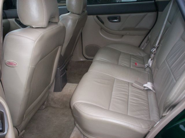 Subaru Outback 2000 photo 3