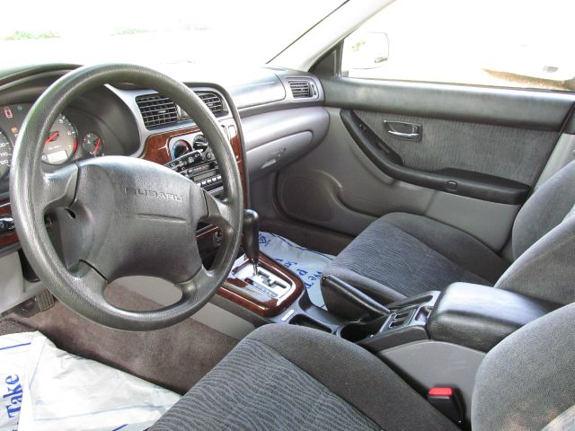 Subaru Outback 2000 photo 1