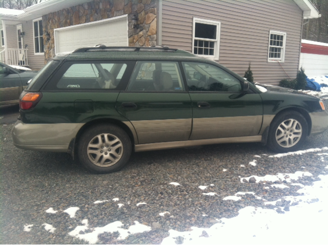 Subaru Outback 2000 photo 2