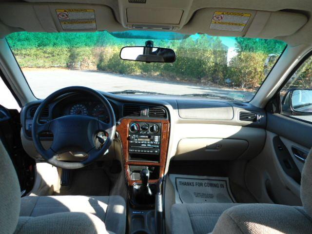 Subaru Outback 2000 photo 5