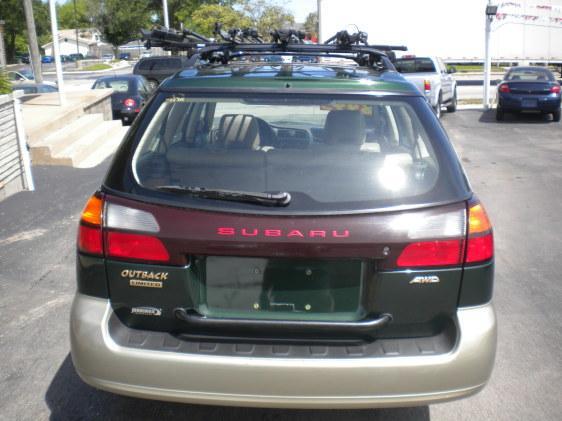 Subaru Outback 2000 photo 3