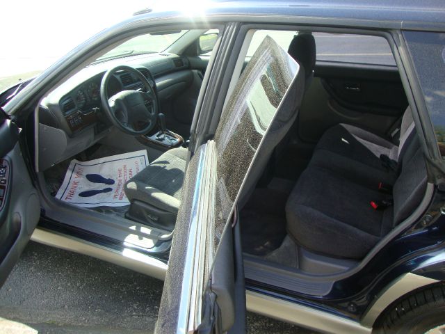 Subaru Outback 2000 photo 3