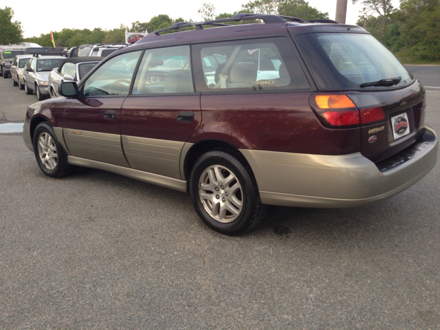 Subaru Outback 2000 photo 1