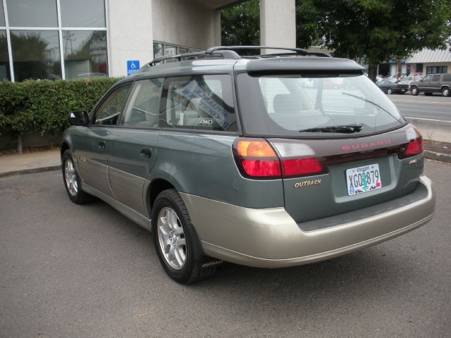 Subaru Outback 2000 photo 3