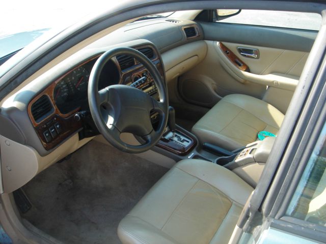 Subaru Outback 2000 photo 1