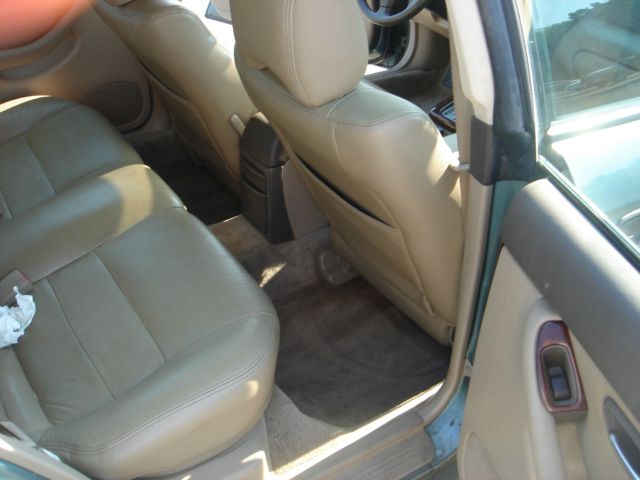 Subaru Outback 2000 photo 7