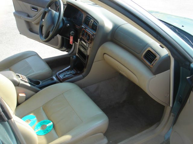 Subaru Outback 2000 photo 8