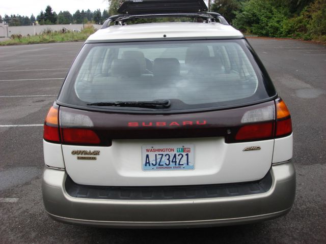 Subaru Outback 2000 photo 3