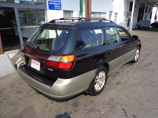 Subaru Outback 2000 photo 2