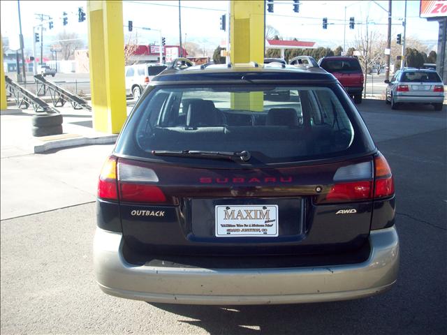 Subaru Outback 2000 photo 3