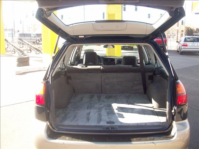 Subaru Outback 2000 photo 4