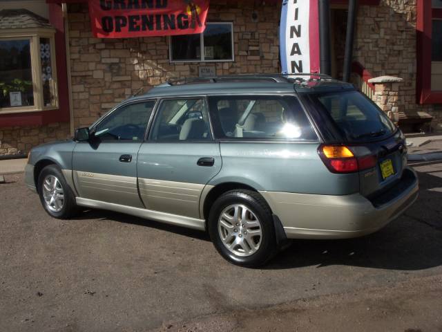 Subaru Outback 2000 photo 1