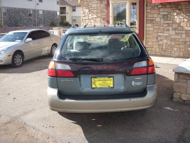 Subaru Outback 2000 photo 3