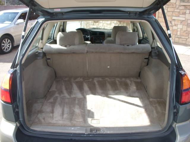 Subaru Outback 2000 photo 4