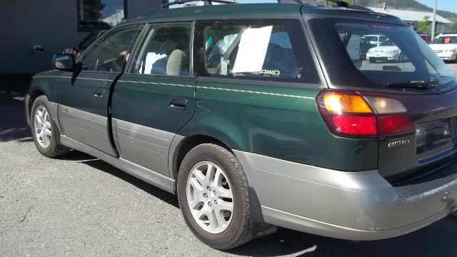 Subaru Outback 2000 photo 2