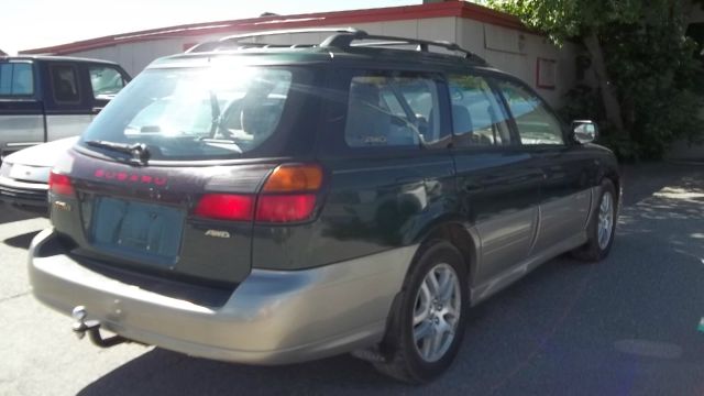 Subaru Outback 2000 photo 3