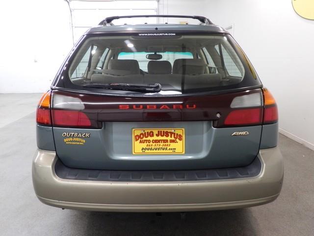 Subaru Outback 2000 photo 2