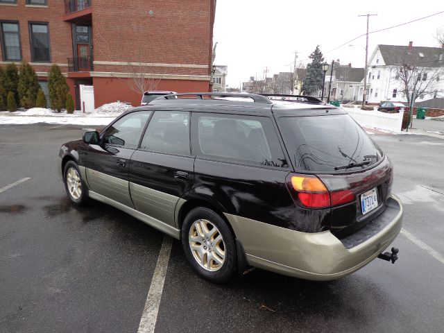 Subaru Outback 2000 photo 1