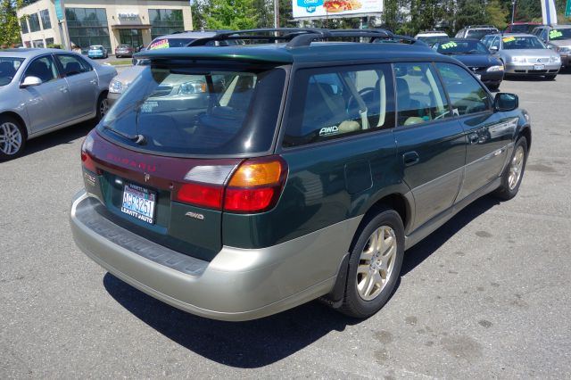 Subaru Outback 2000 photo 1