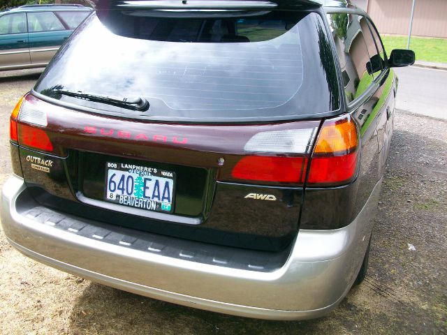 Subaru Outback 2000 photo 1