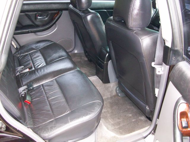 Subaru Outback 2000 photo 26