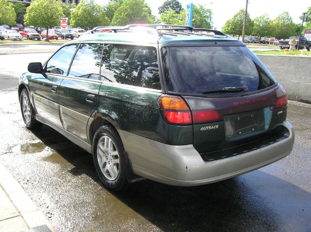 Subaru Outback 2000 photo 2