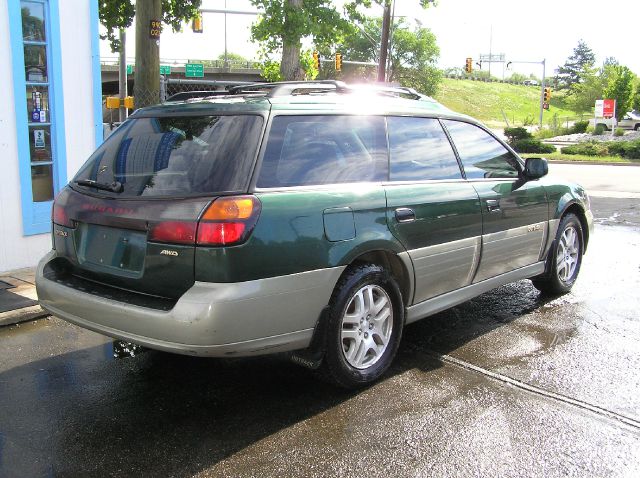 Subaru Outback 2000 photo 9