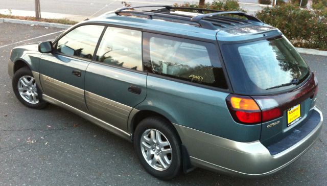 Subaru Outback 2000 photo 3