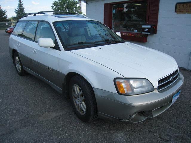 Subaru Outback 2000 photo 3