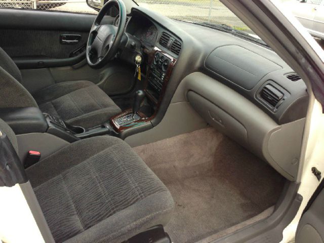 Subaru Outback 2000 photo 10