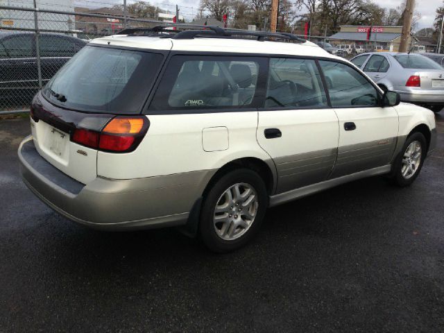 Subaru Outback 2000 photo 12