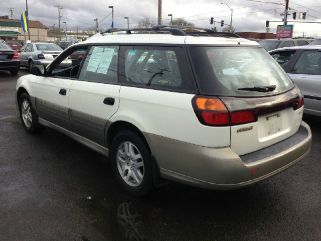 Subaru Outback 2000 photo 15