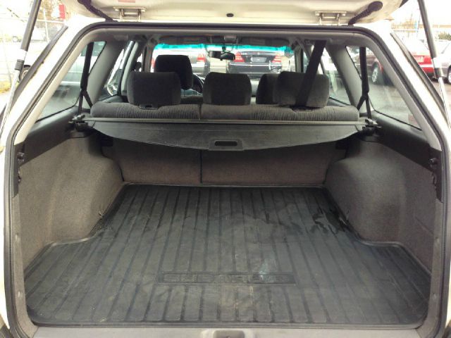 Subaru Outback 2000 photo 9