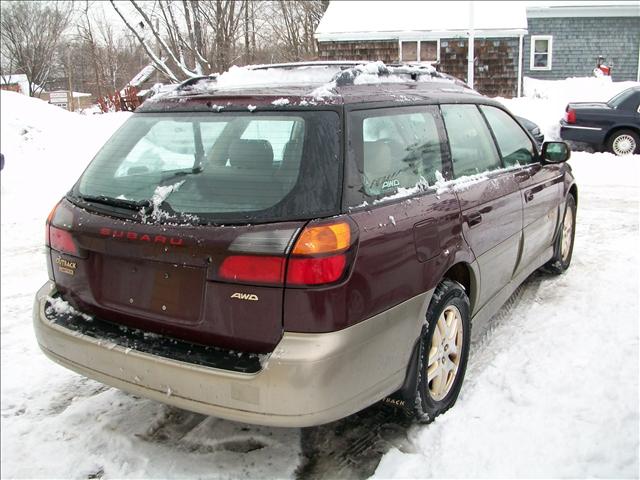 Subaru Outback 2000 photo 3