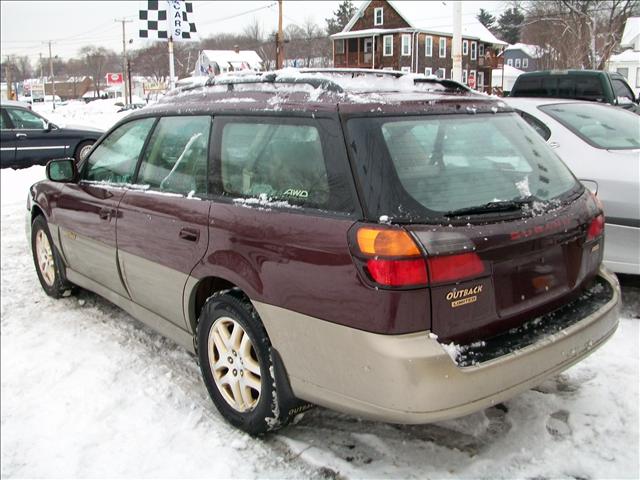 Subaru Outback 2000 photo 4