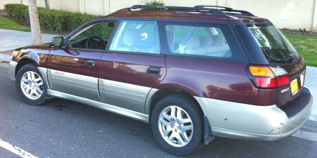 Subaru Outback 2000 photo 11