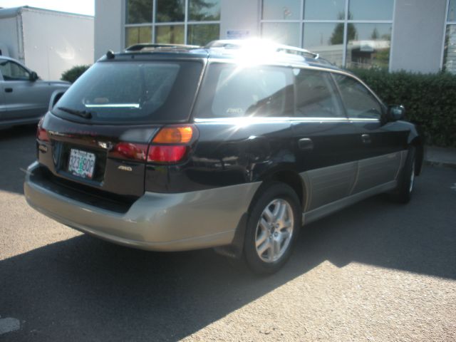 Subaru Outback 2001 photo 2