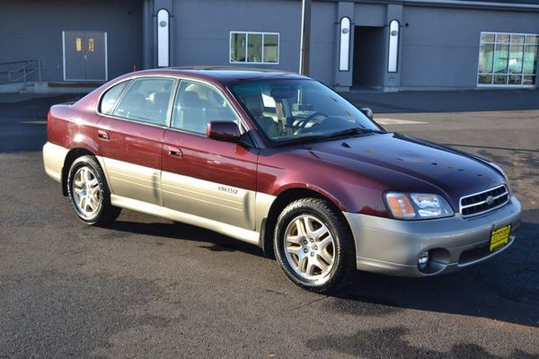 Subaru Outback 2001 photo 2