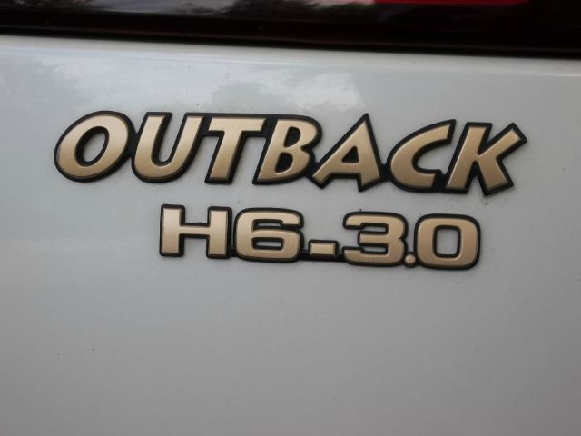 Subaru Outback 2001 photo 1