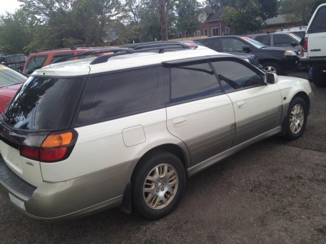 Subaru Outback 2001 photo 1