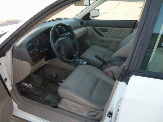 Subaru Outback 2001 photo 15