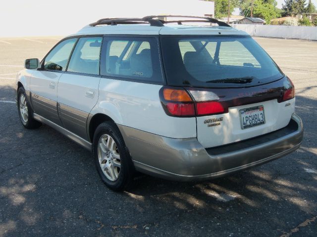 Subaru Outback 2001 photo 17