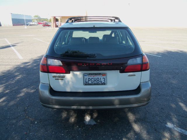 Subaru Outback 2001 photo 2