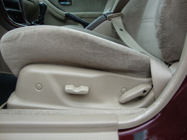 Subaru Outback 2001 photo 13