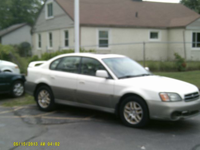 Subaru Outback 2001 photo 4