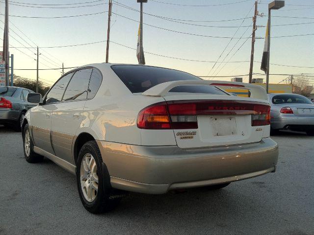 Subaru Outback 2001 photo 4