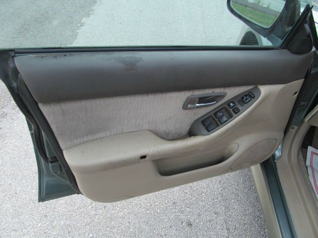 Subaru Outback 2001 photo 1