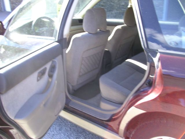 Subaru Outback 2001 photo 2