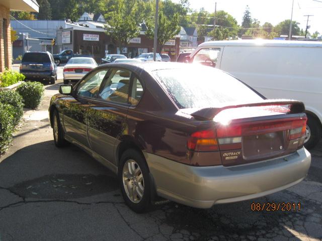 Subaru Outback 2001 photo 3