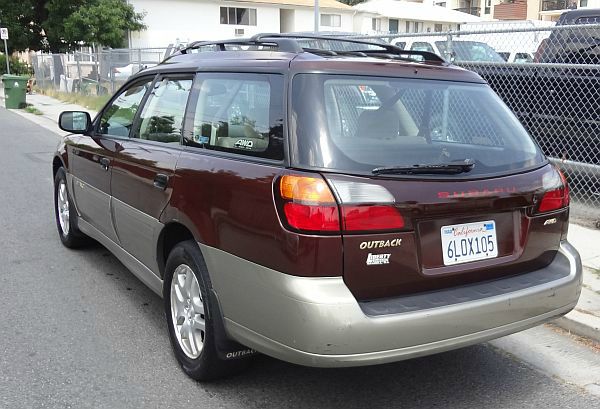 Subaru Outback 2001 photo 2